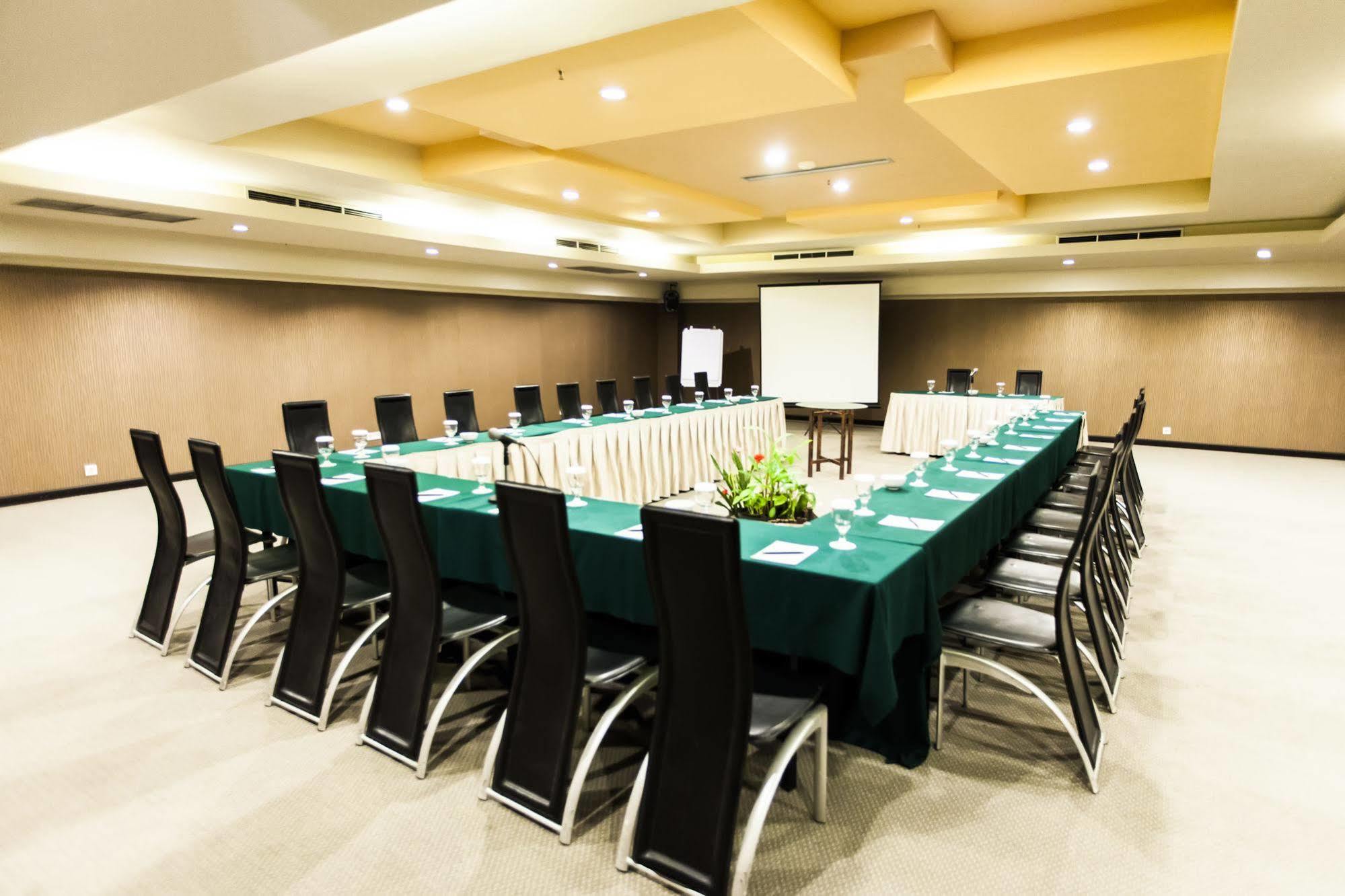 Orchardz Hotel Industri Jakarta Kemayoran Kültér fotó